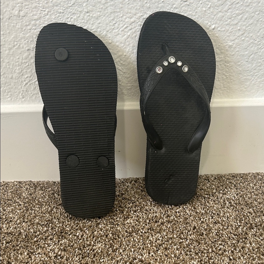 ‼️free w/purchase‼️Black Flip Flops with Rhinestone Accents